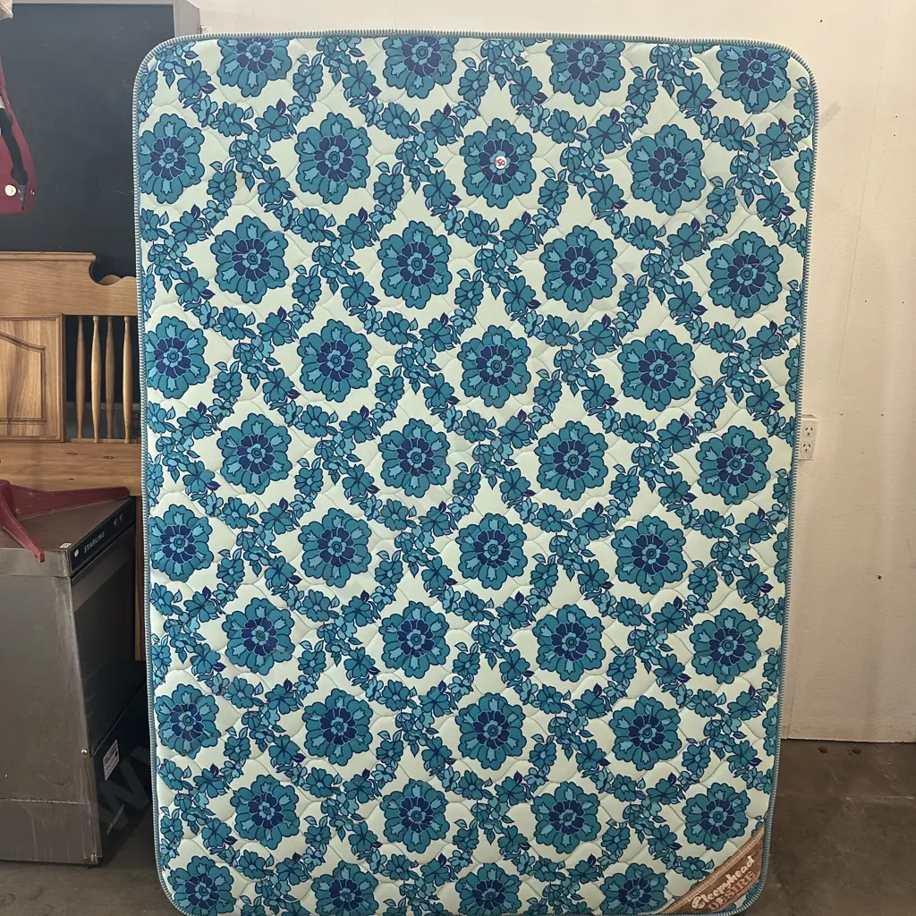 tidy double bed Image 1++