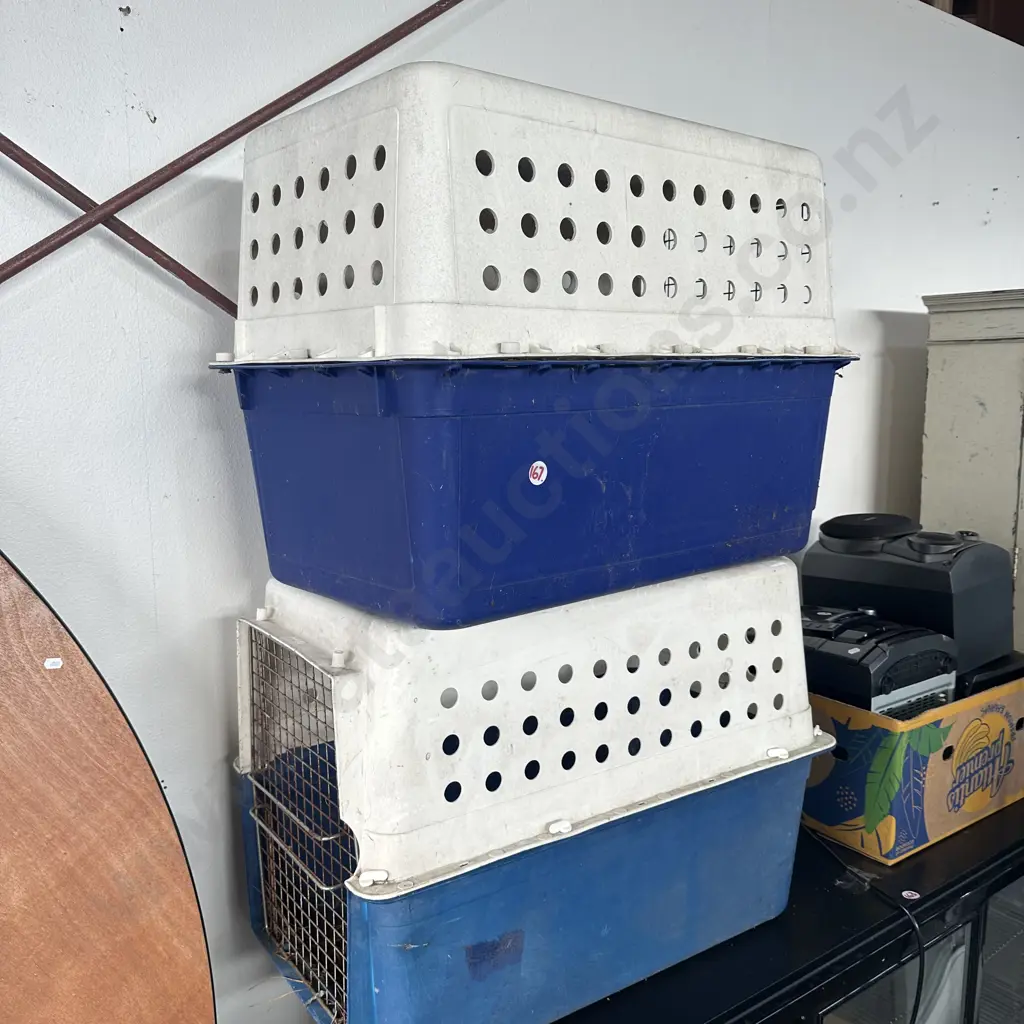 2 pet cages Image 1++
