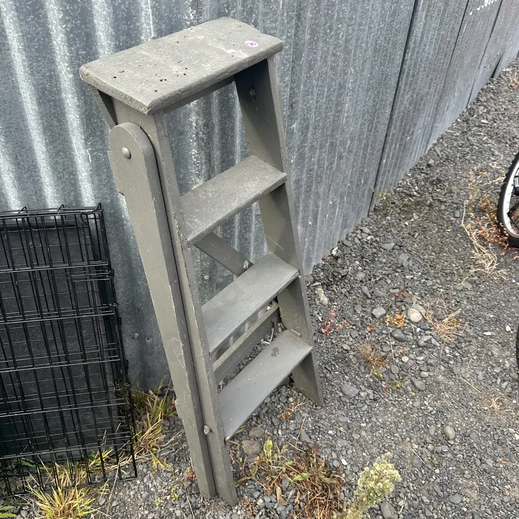 wooden ladder Image 1++