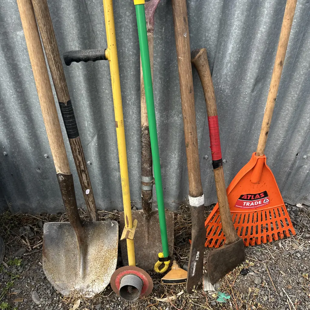 asst garden tools Image 1++