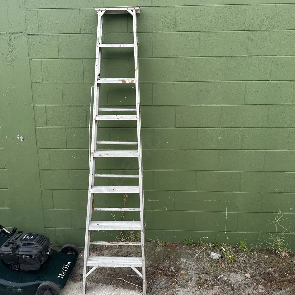 2300mm High Aluminium ladder. Image 1++