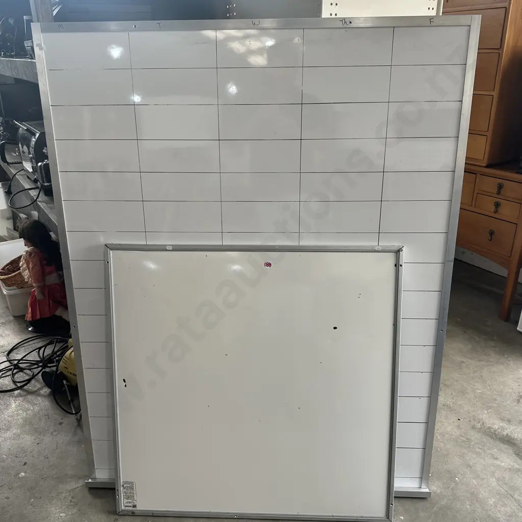 Large whiteboard 1200mmx1500mm. Plus smaller 900mmx900mm Image 1++