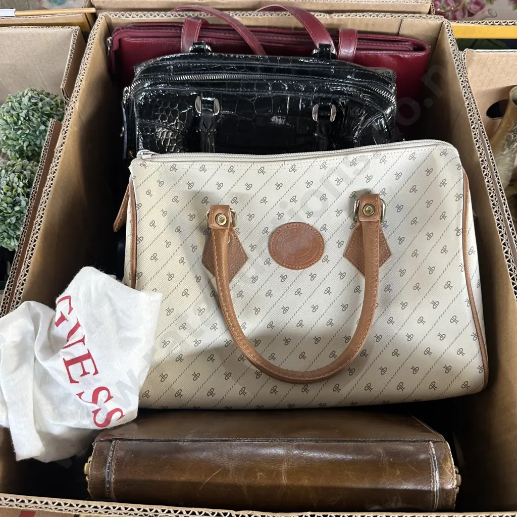 Selection of hand bags. Image 1++