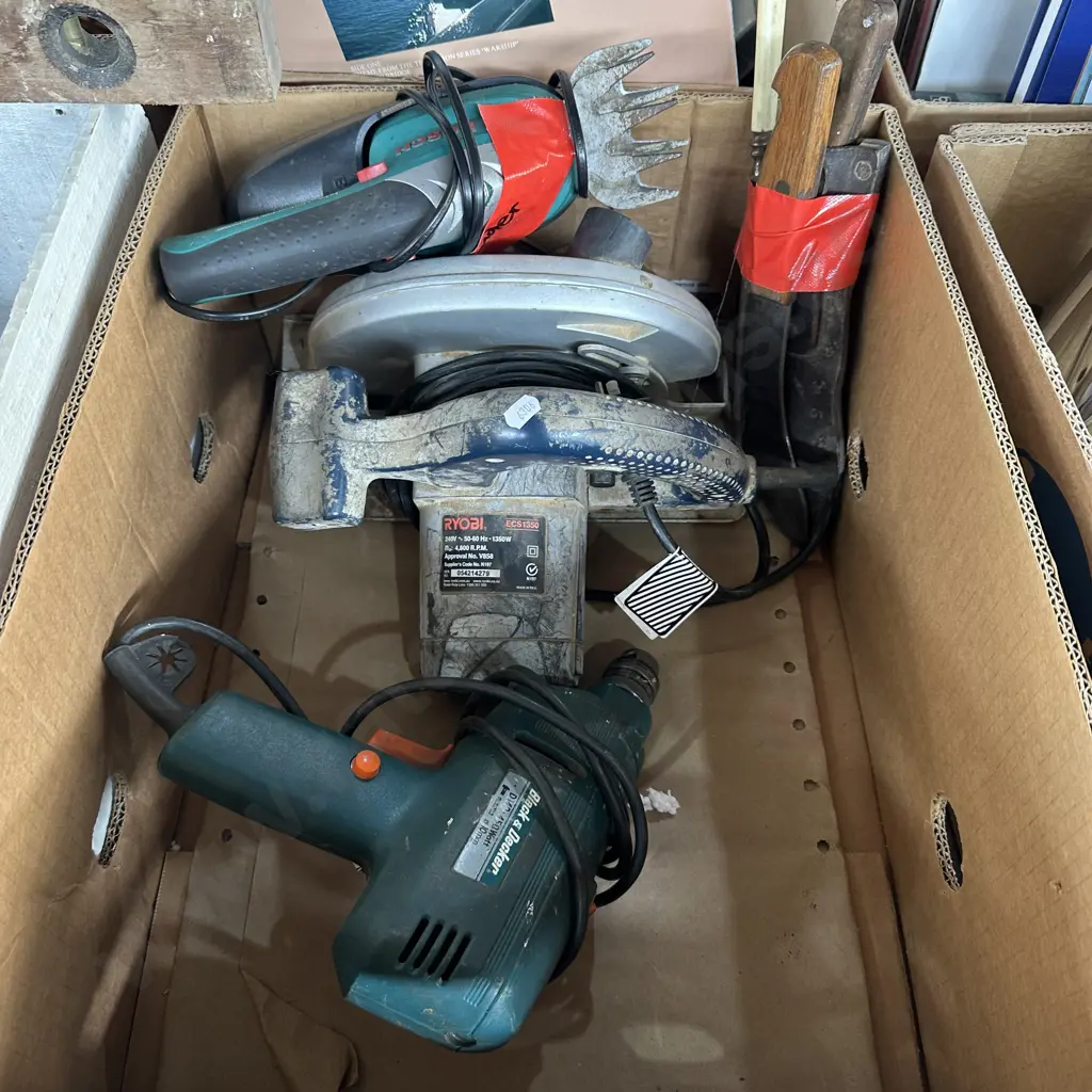 Bosch gardening clipper, Ryobi skill saw, electric drill. tag and tested, plus knives. Image 1++