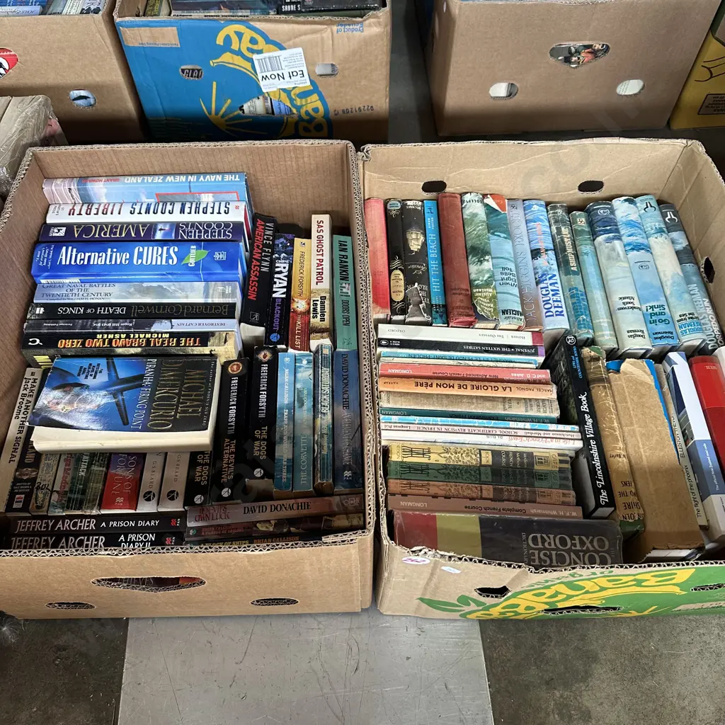 Two boxes of books. Image 1++