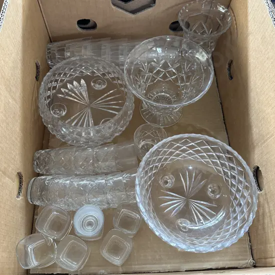 Box of crystalware etc.