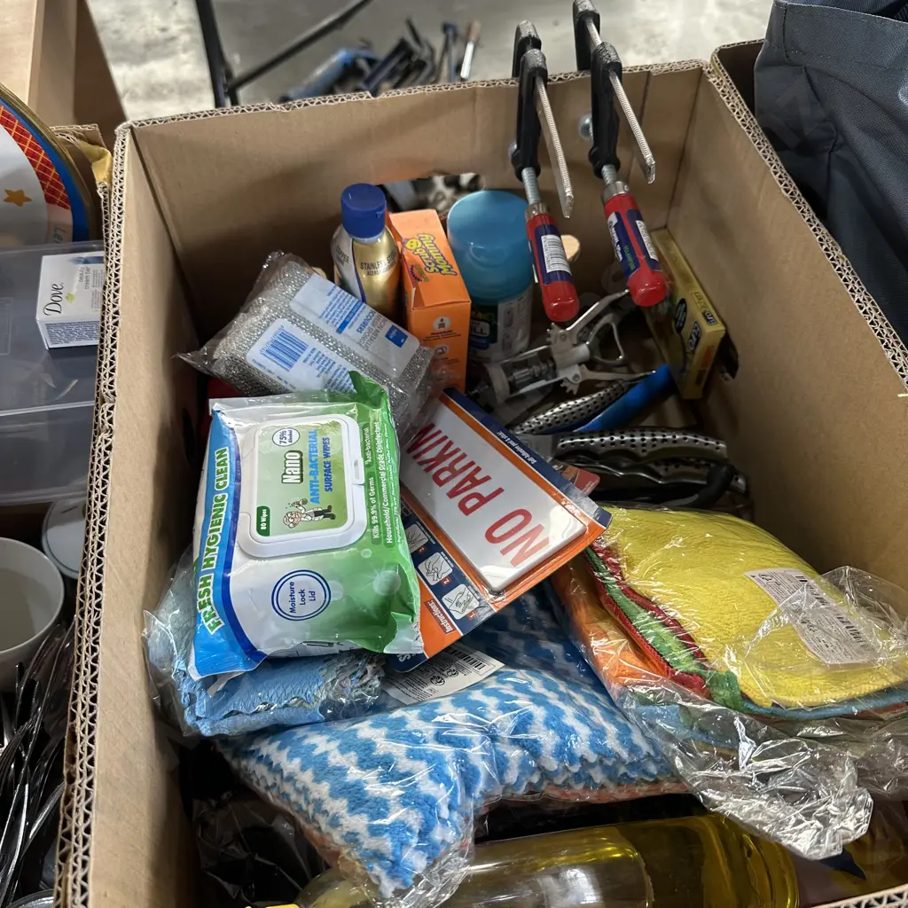 Box of cleaners, knives, two clamps etc. Image 1++