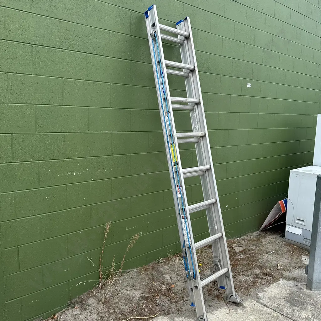 Werner extension ladder - max 4.93m Image 1++