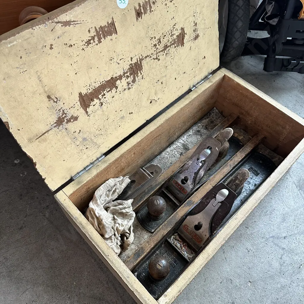 Stanley No 5 & 6 planes, blades plus wooden box Image 1++