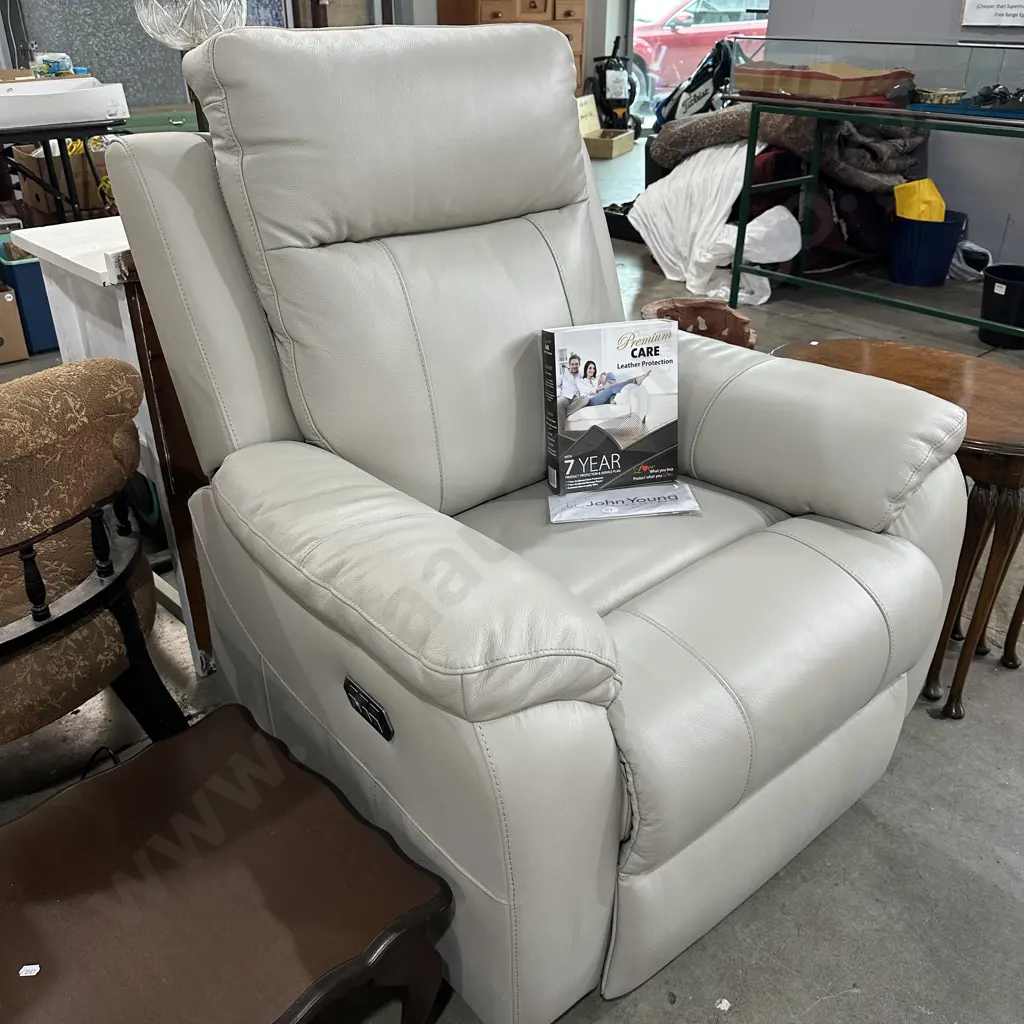 John Young electric leather recliner chair - very tidy Image 1++
