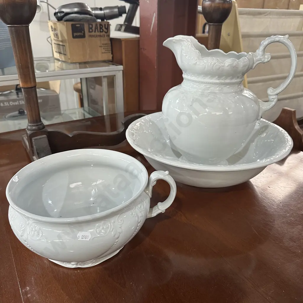 Meakin washbowl & jug plus matching  planter Image 1++