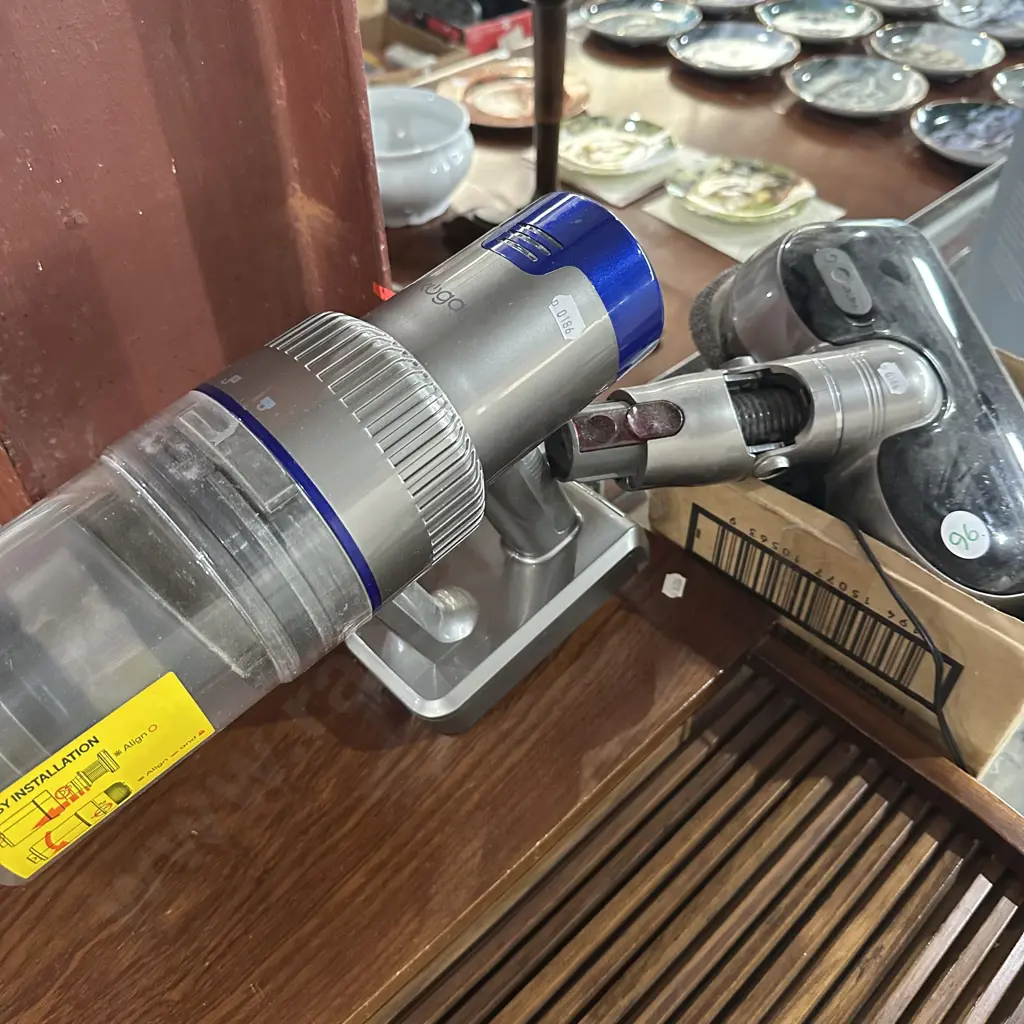 Kogan stick vac and attachments Image 1++