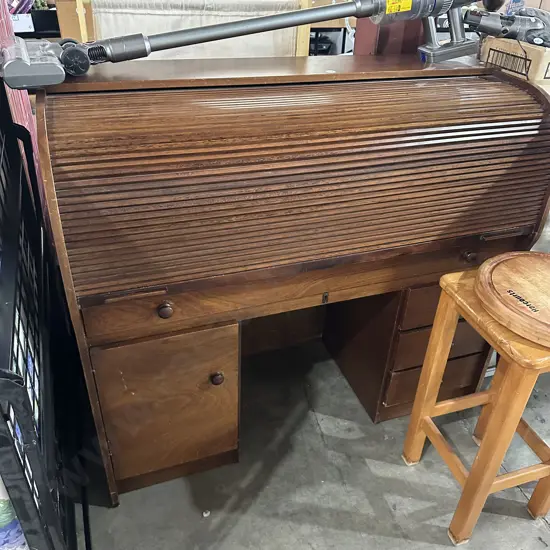 Roll top desk