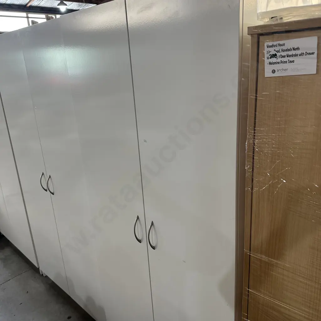 900 wide storage cupboard Image 1++