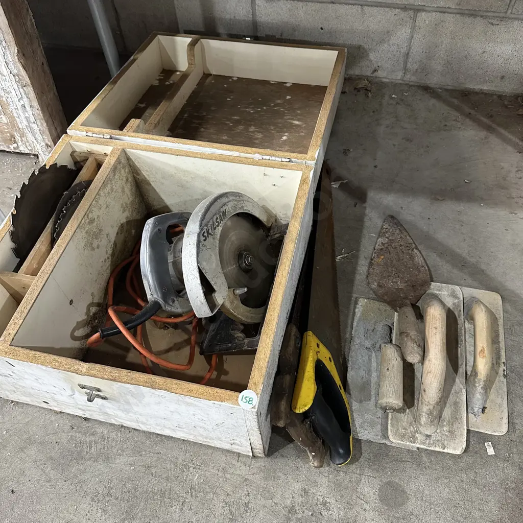 Skilsaw, spare blades and box, two hand saws and concrete tools. Image 1++