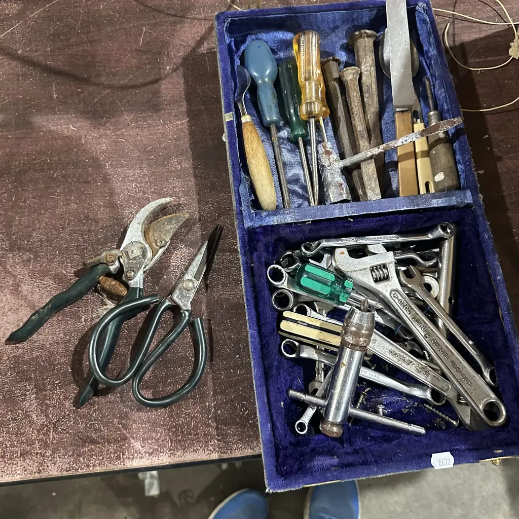Collection of tools. Image 1++