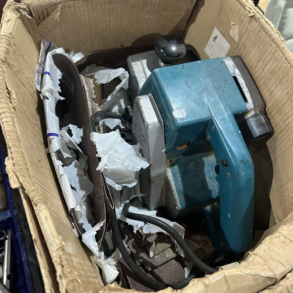 Makita belt sander. Image 1++