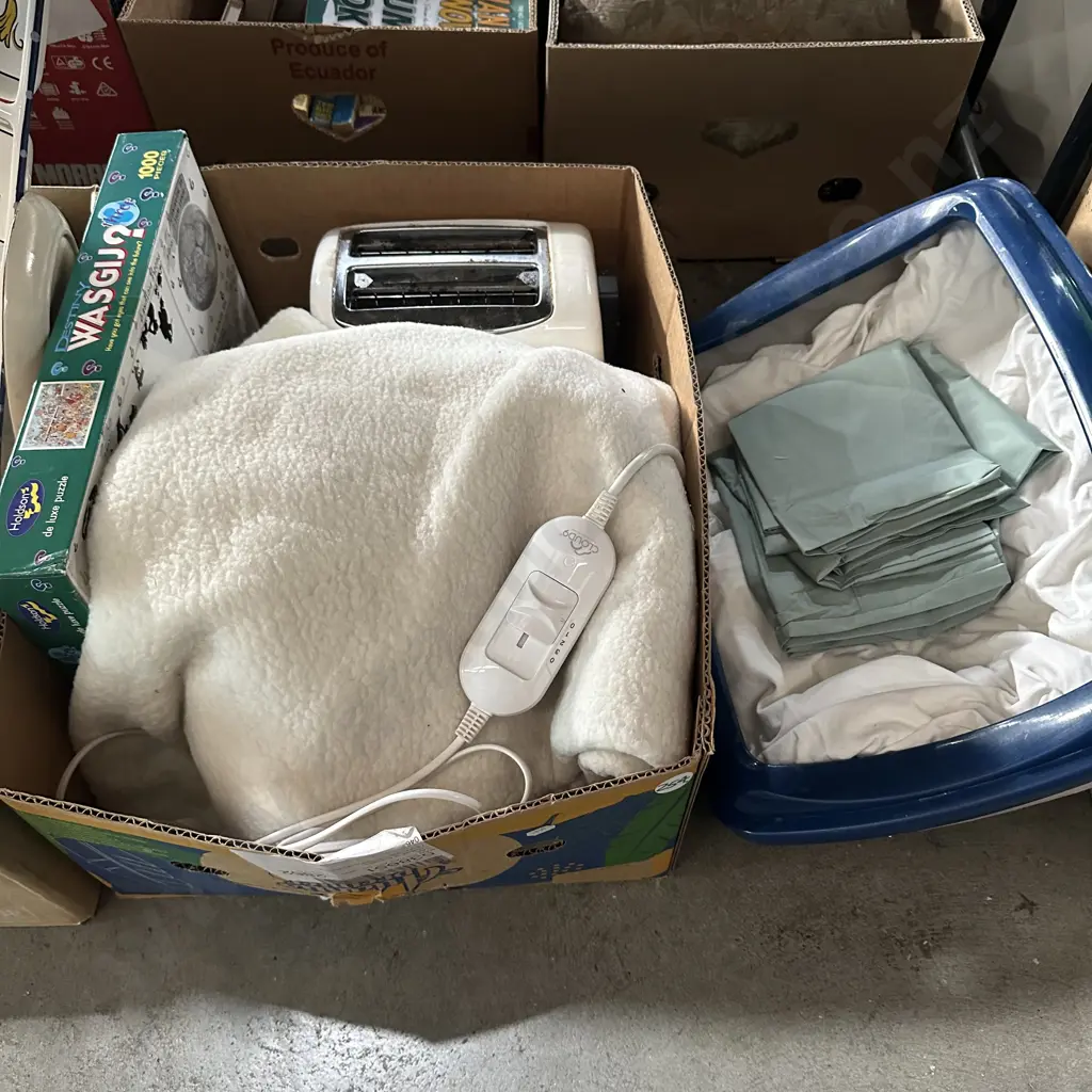 King single electric blanket, toaster plus 1000piece puzzle. Image 1++