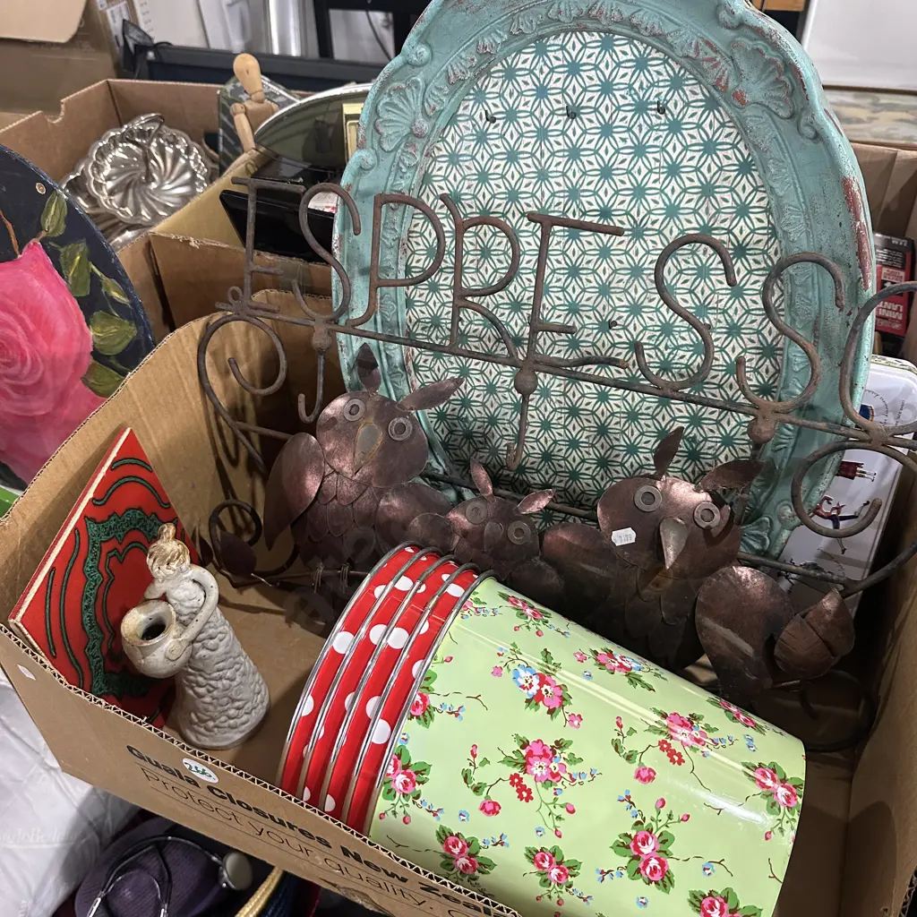 Designer key holder, garden art, pottery and heat proof tile etc. Image 1++