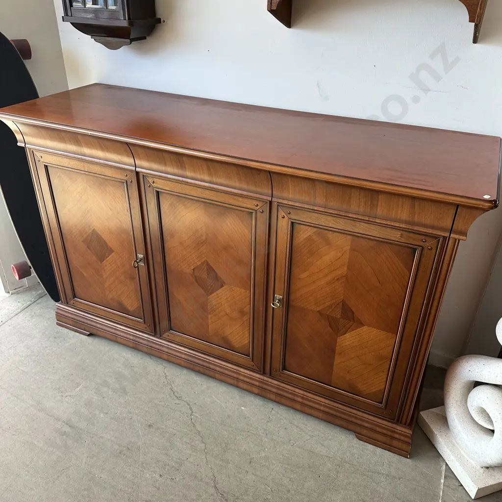 Matching Italian made sideboard with 3 drawers 1560mm Image 1++