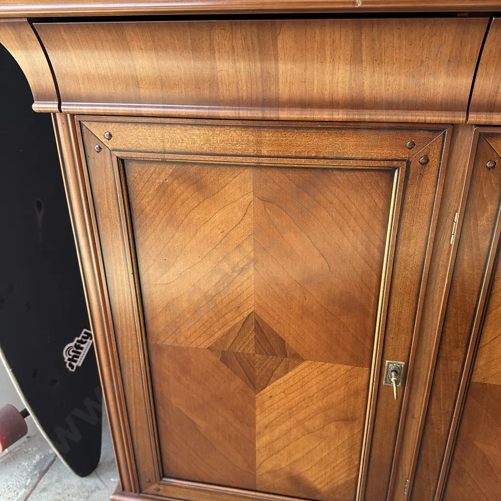 Matching Italian made sideboard with 3 drawers 1560mm Image 1++