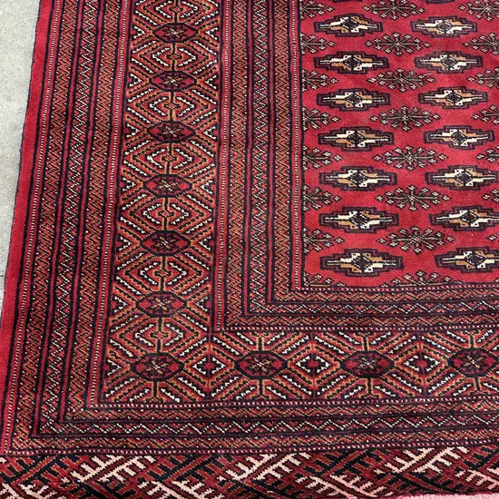 Large Persian rug, excellent condition 3900 x 3000
