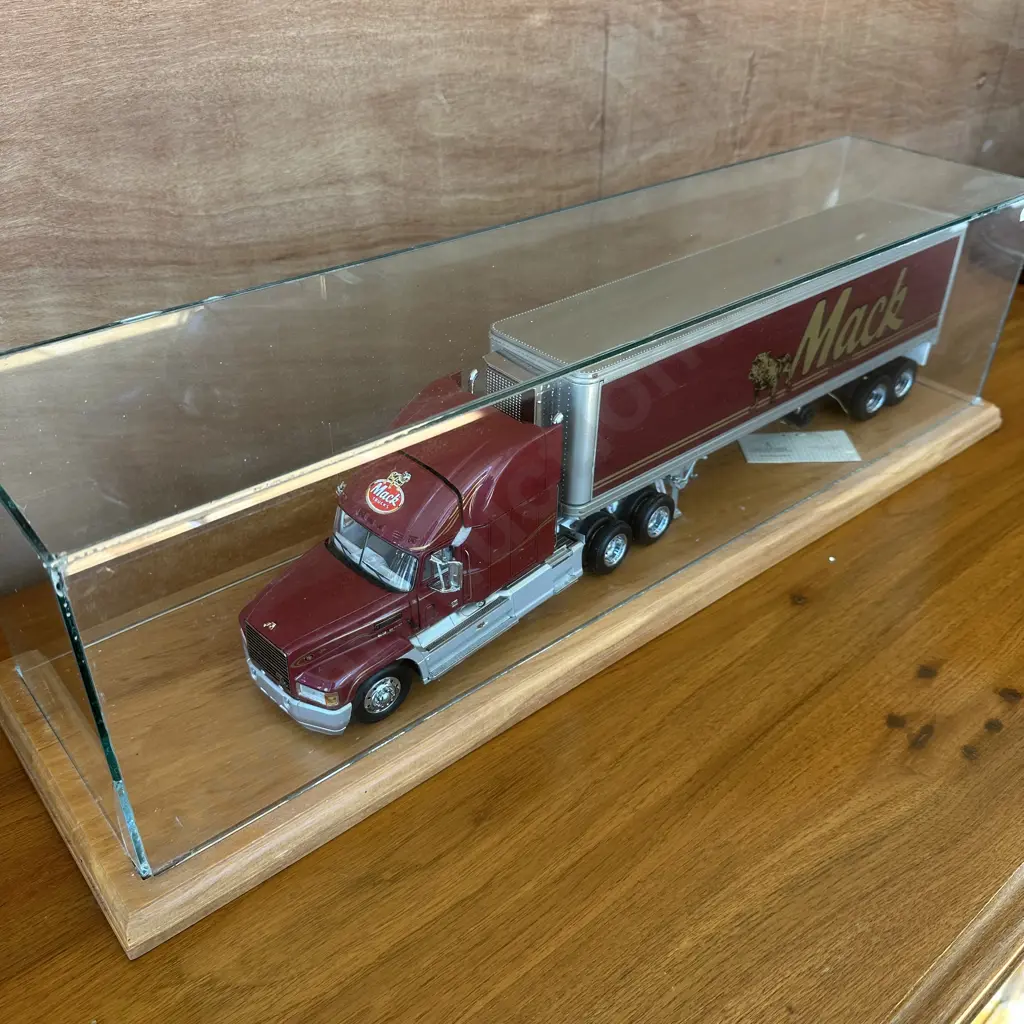 Glass cased metal model Mack Truck Image 1++