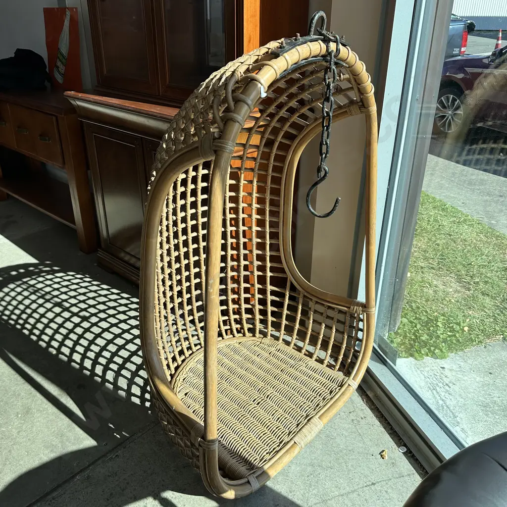 Original cane hanging seat with wrought iron bracket and hook Image 1++