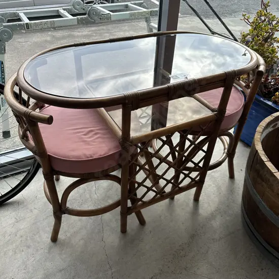 Cane patio breakfast suite