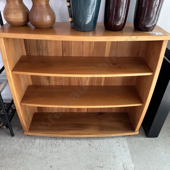 Rimu bookshelf