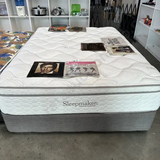 Queen sleepmaker bed