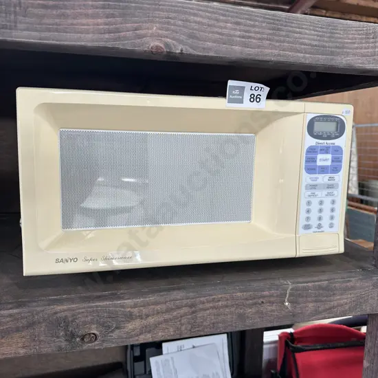 Sanyo microwave- tidy