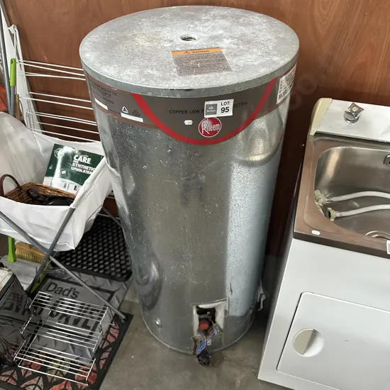 Hot water cylinder 180litre