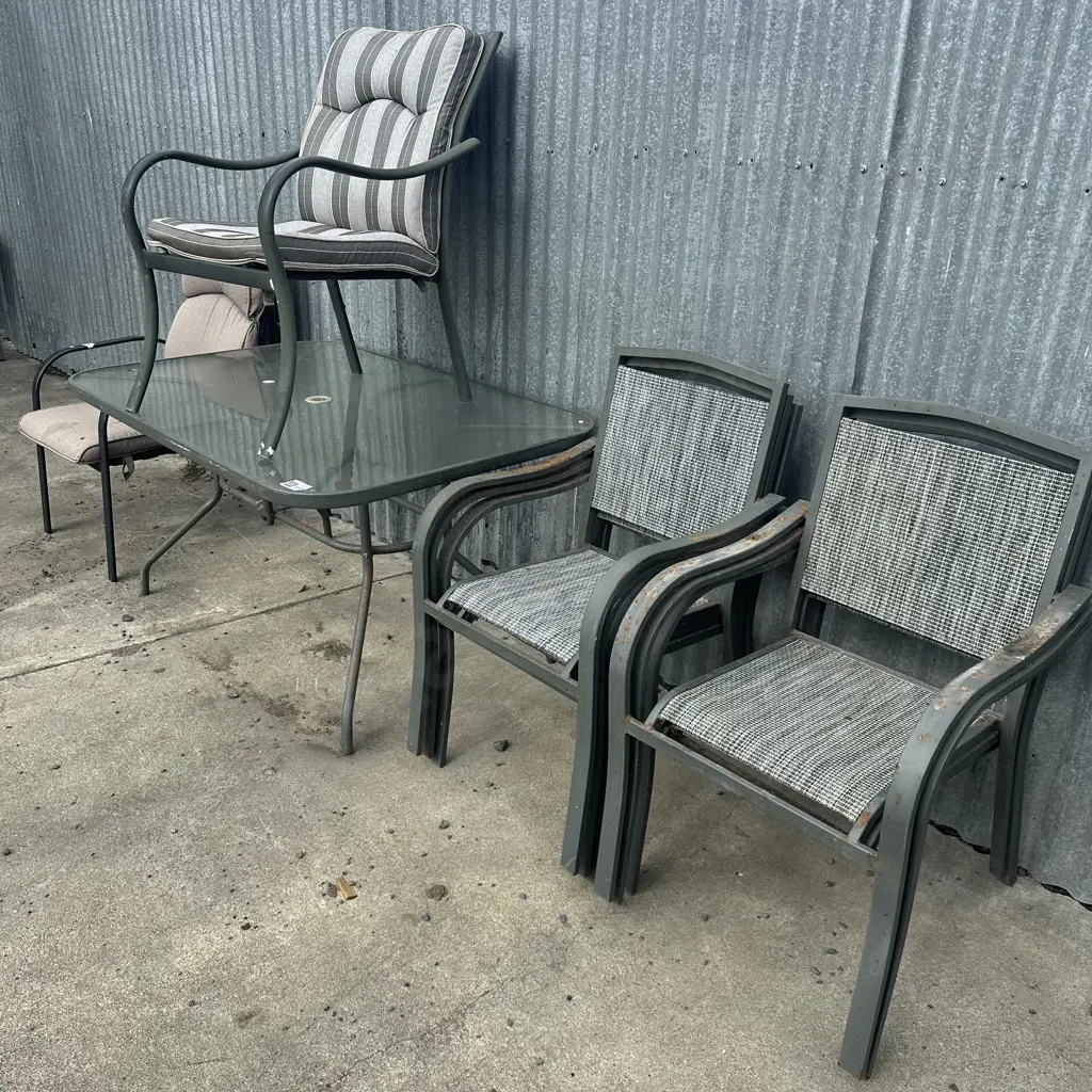 Outdoor suite- rough Image 1++