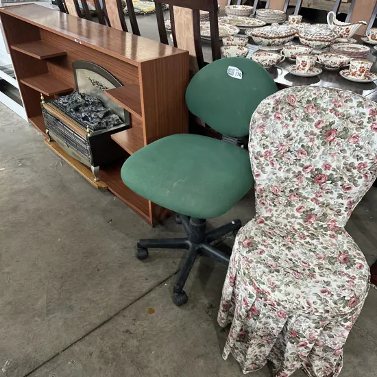 Heater shelf plus 2 chairs