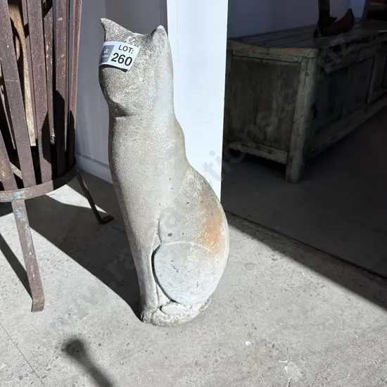 Concrete garden cat