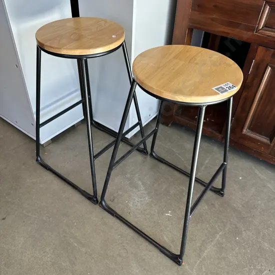 Pr bar stools