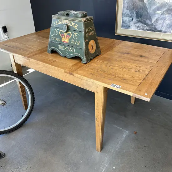 Oak extentable table