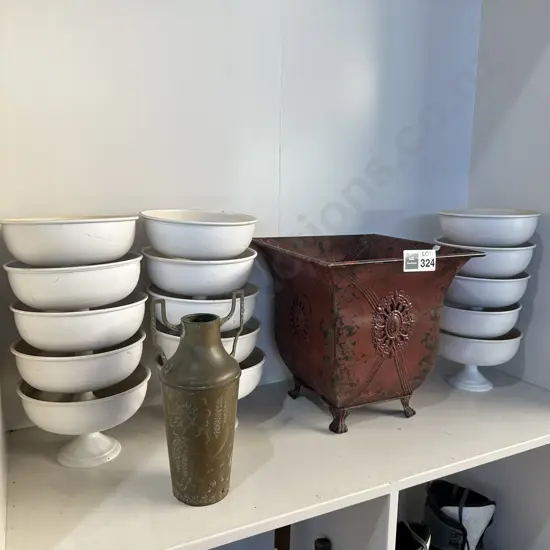 Flower arrangement vases