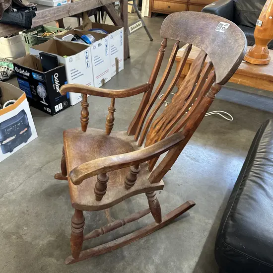 Colonial rocking chair