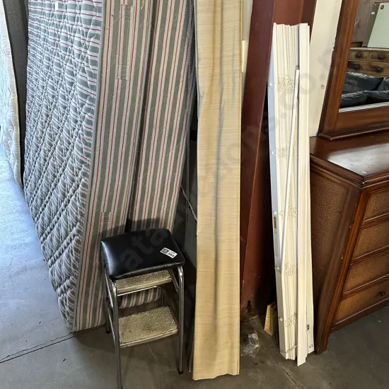Step stool and 2 x blinds