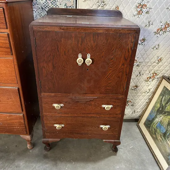 Oak Art Deco cabinet
