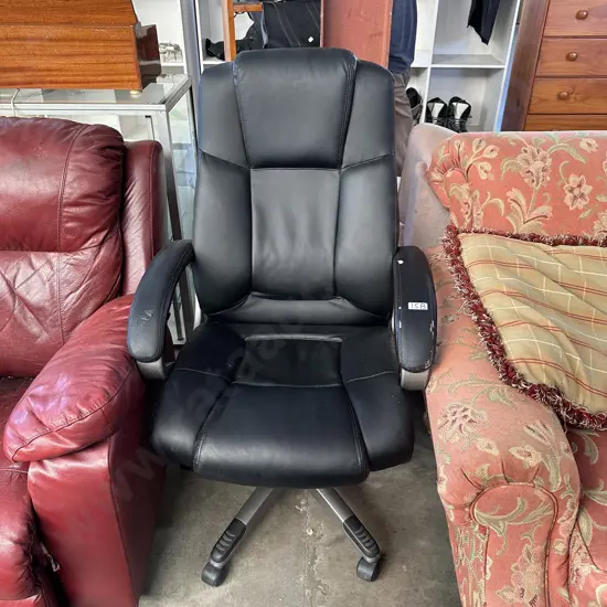 Office chair - worn