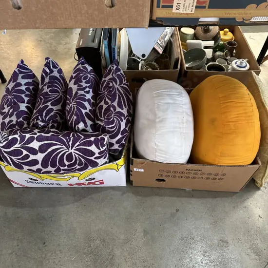 set 5 cushions plus others