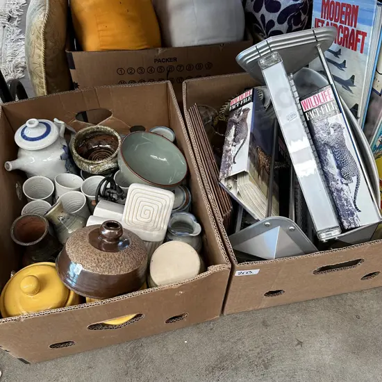 2 box lots pottery etc plus shredder