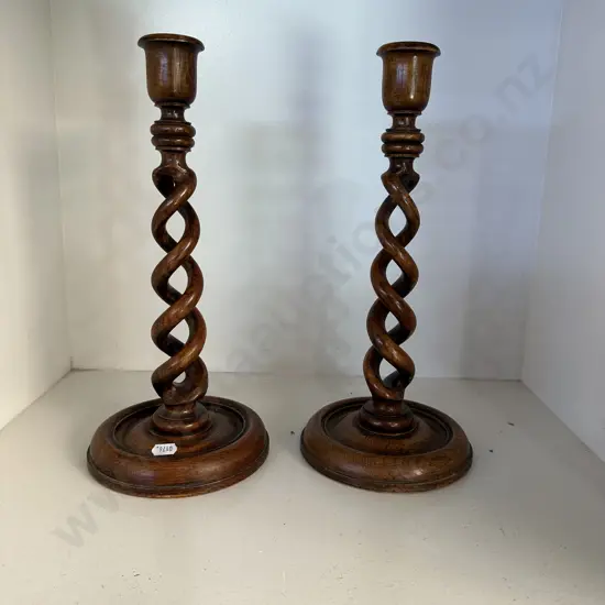 Pr wooden candle sticks