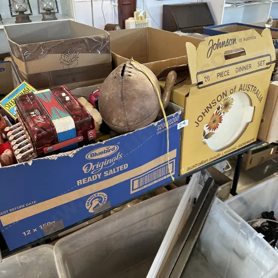 2 boxes johnson dinner set squeeze box games collectables