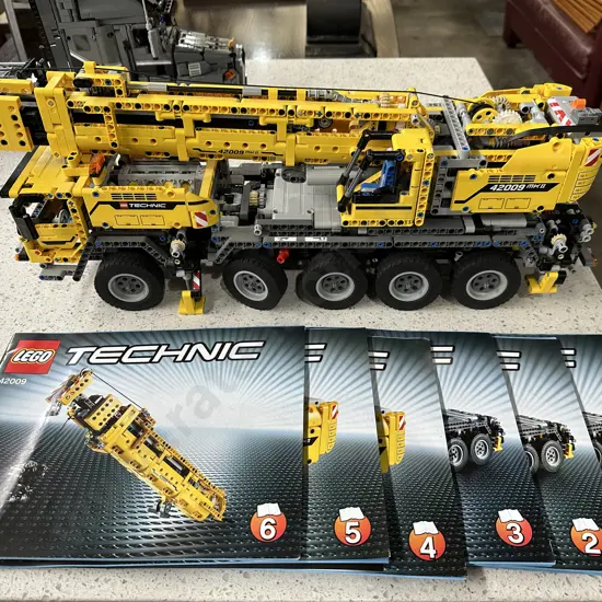 Large LEGO crane (may need new battery part )