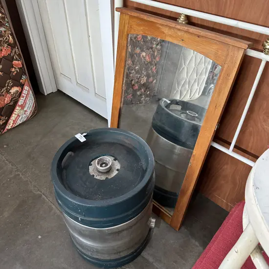 Keg and mirror