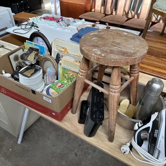Box lot and loose items